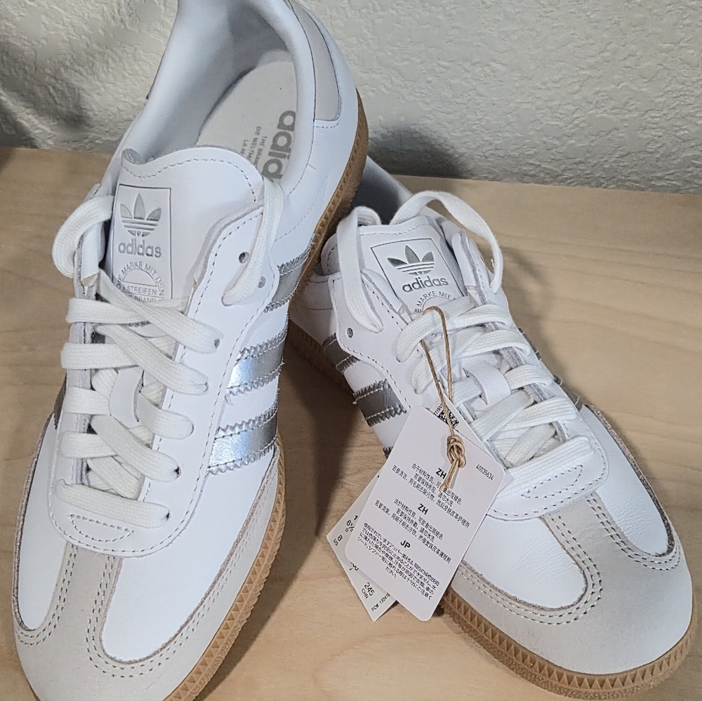 Adidas Sambas